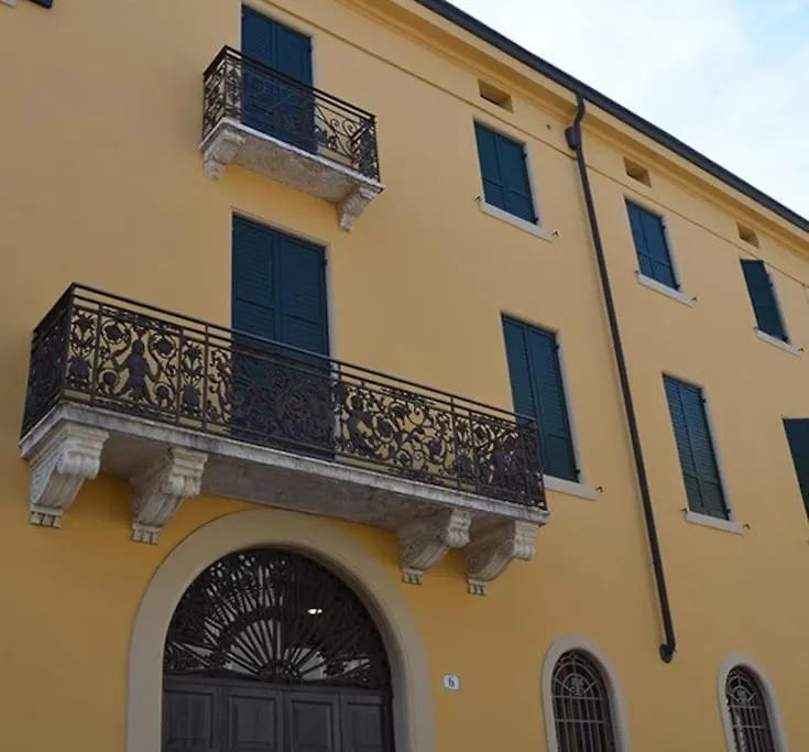 Queen Verona Luxury Apartment