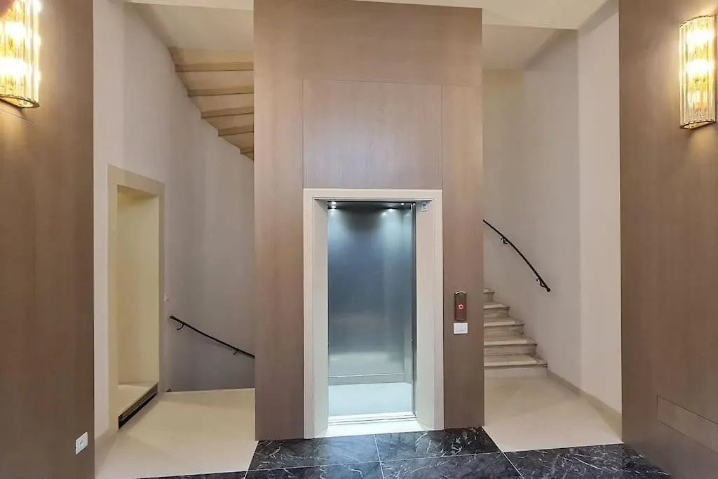 Queen Verona Luxury Apartment