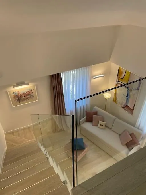 Queen Verona Luxury Apartment Italy