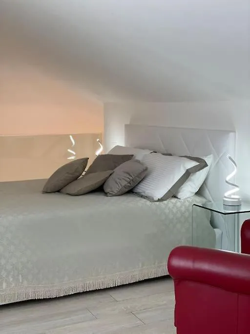 Queen Verona Luxury Apartment Italy