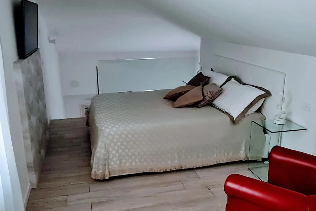 Queen Verona Luxury Apartment 0*,